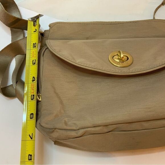 Baggallini Provence Crossbody Bag 9”x7.75” Tan organizer - Picture 10 of 14